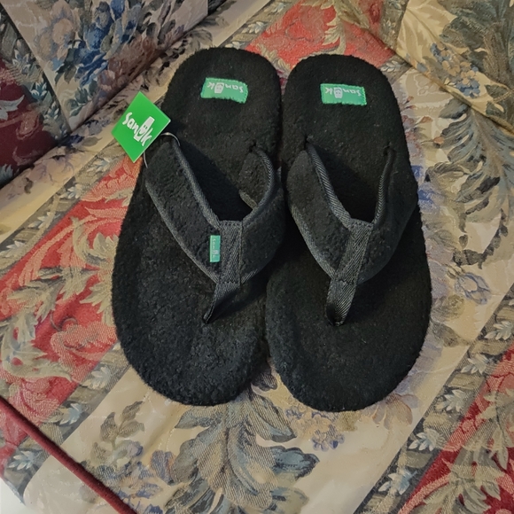 sanuk furreal classic chill